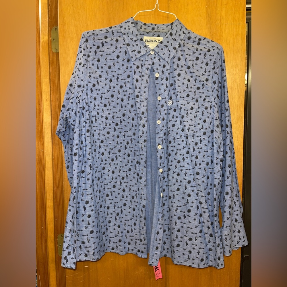 1X Ariat Button Up